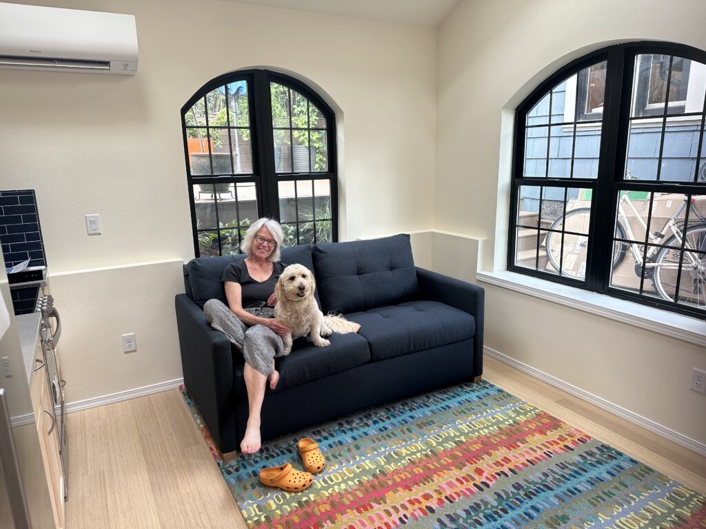 Emery_Interior_ADU_Arched Windows